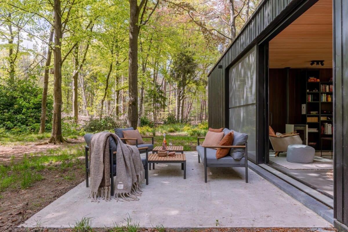 Huswell - Cozy Forest Cabinet With Private Hot Tub Villa Stekene Buitenkant foto