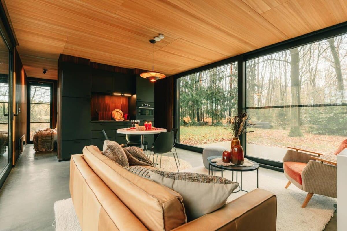 Huswell - Cozy Forest Cabinet With Private Hot Tub Villa Stekene Buitenkant foto