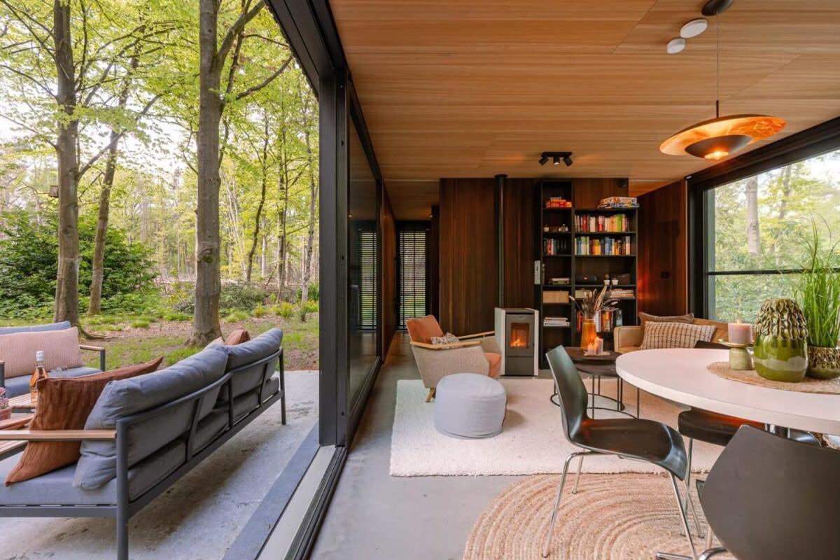 Huswell - Cozy Forest Cabinet With Private Hot Tub Villa Stekene Buitenkant foto