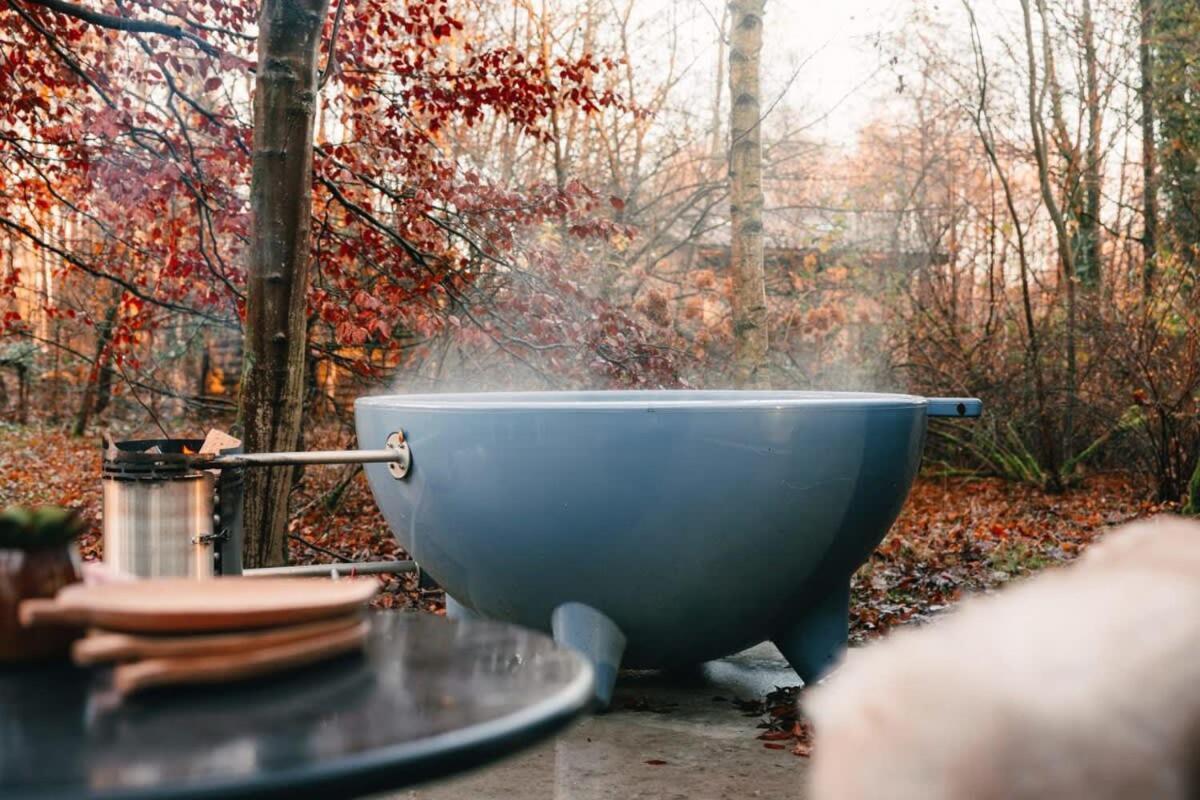 Huswell - Cozy Forest Cabinet With Private Hot Tub Villa Stekene Buitenkant foto