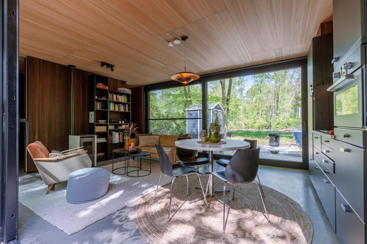 Huswell - Cozy Forest Cabinet With Private Hot Tub Villa Stekene Buitenkant foto