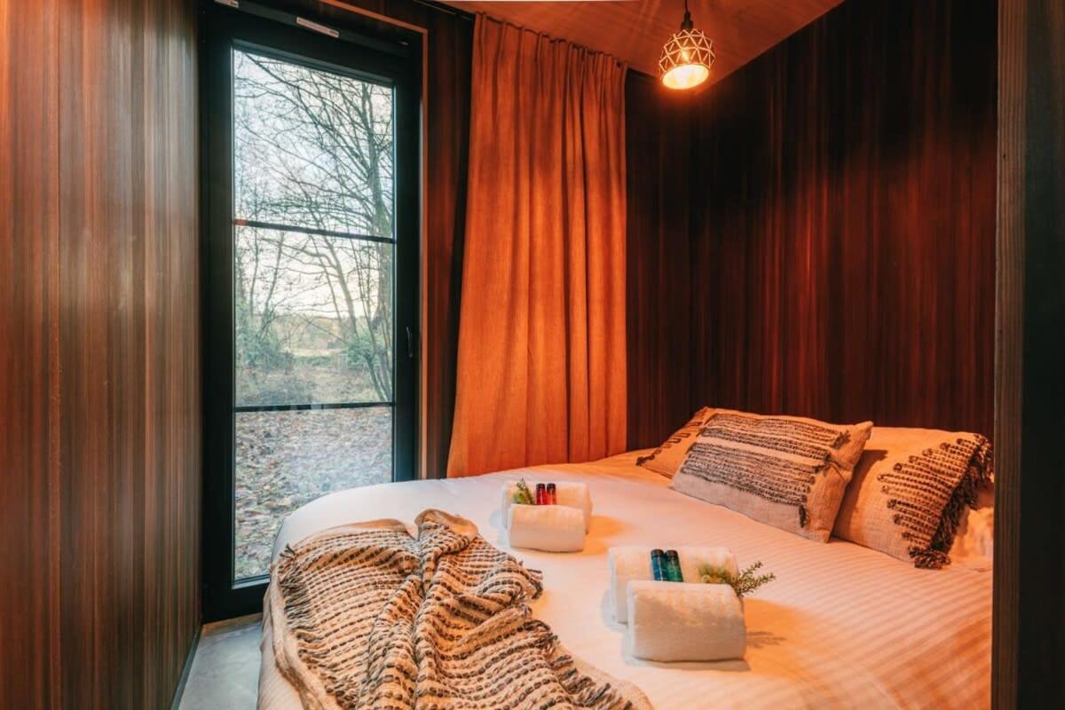 Huswell - Cozy Forest Cabinet With Private Hot Tub Villa Stekene Buitenkant foto