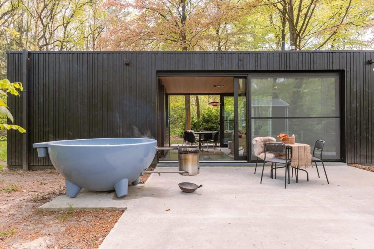 Huswell - Cozy Forest Cabinet With Private Hot Tub Villa Stekene Buitenkant foto