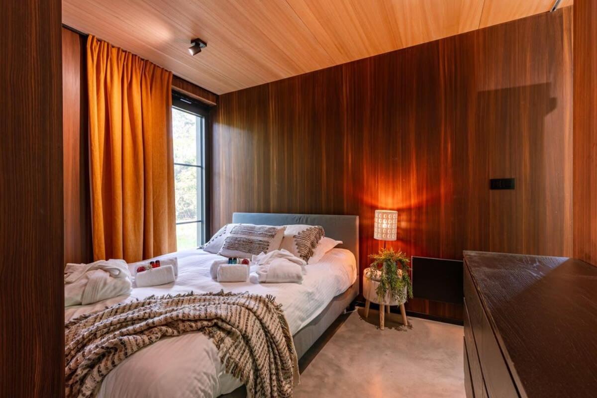 Huswell - Cozy Forest Cabinet With Private Hot Tub Villa Stekene Buitenkant foto