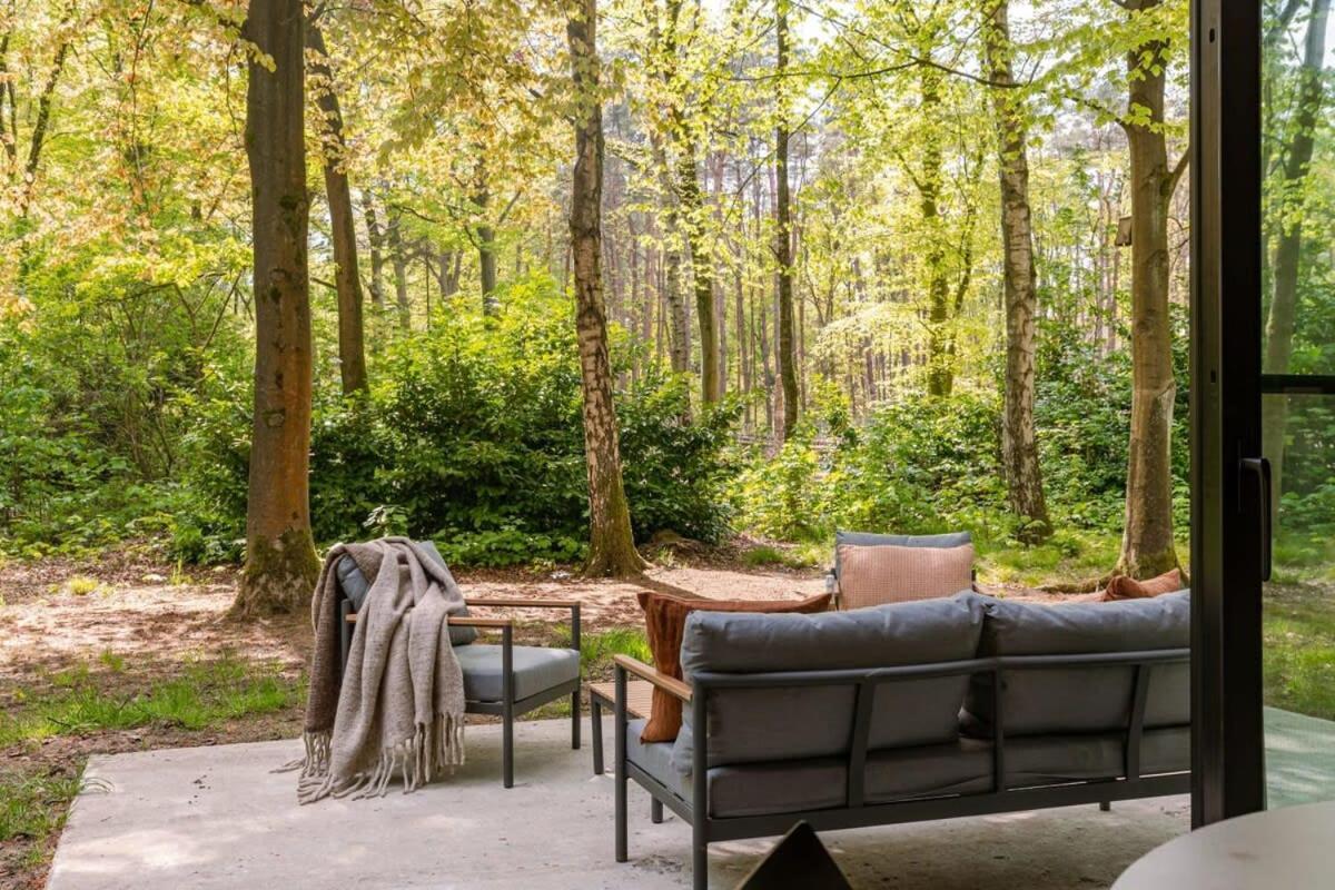 Huswell - Cozy Forest Cabinet With Private Hot Tub Villa Stekene Buitenkant foto
