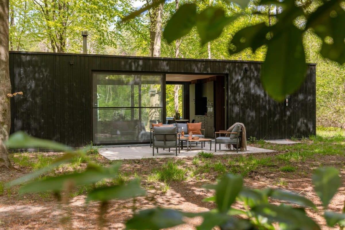 Huswell - Cozy Forest Cabinet With Private Hot Tub Villa Stekene Buitenkant foto
